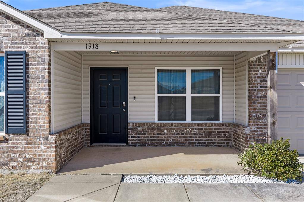 1918 Oak Tree, Shawnee, OK 74804