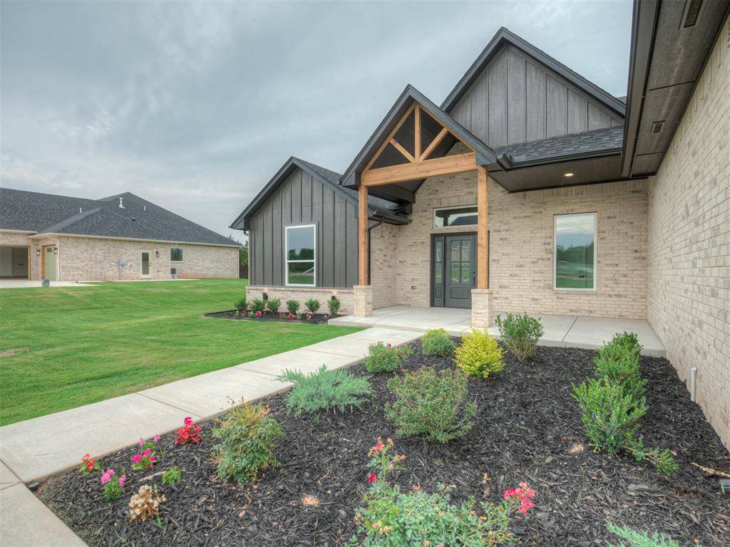 9329 Eliana DR, Guthrie, OK 73044