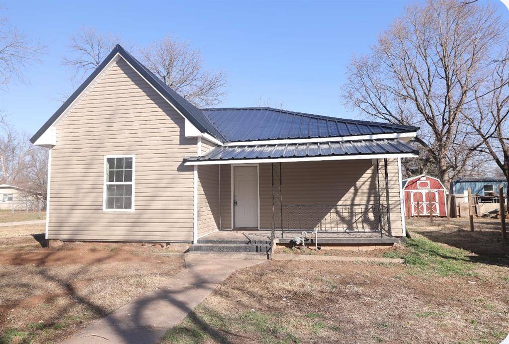 320 E Avenue AVE, Pauls Valley, OK 73075