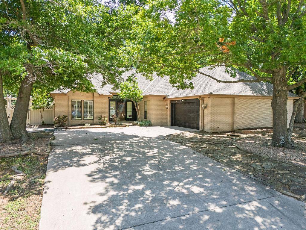 3 Brentwood PL, Shawnee, OK 74804