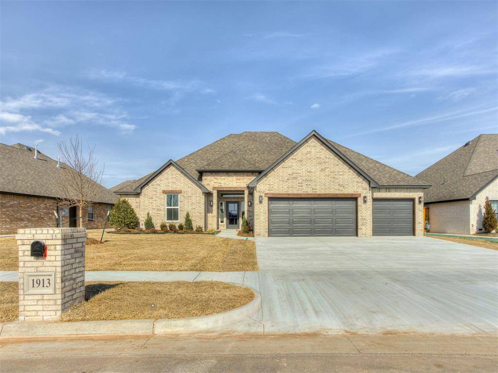 1913 SW 40th ST, Moore, OK 73160