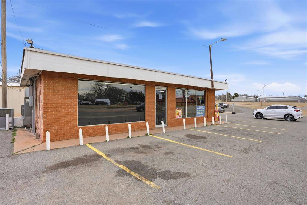 319 E 3rd ST, Elk City, OK 73644