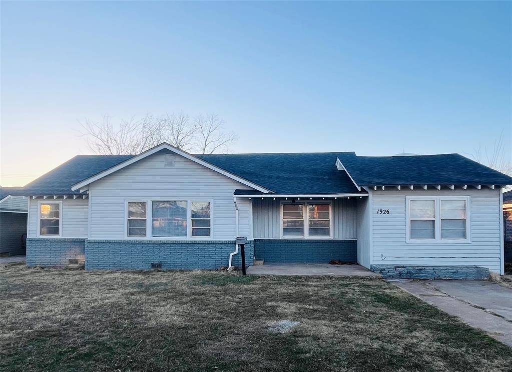 1926 N Market AVE, Shawnee, OK 74804