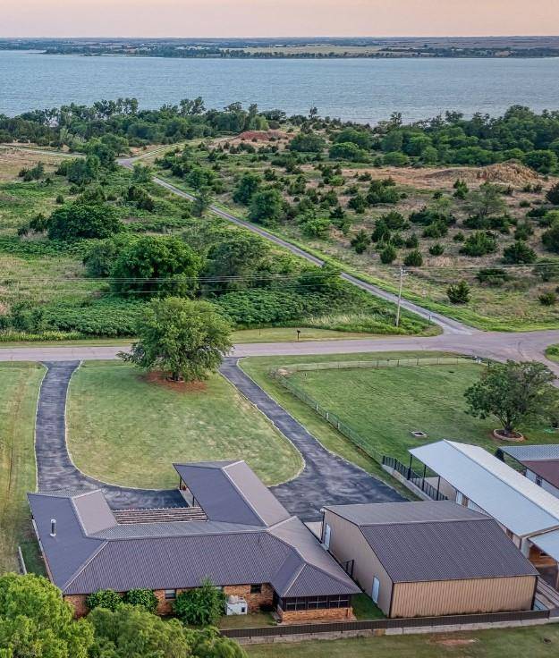 21303 E 990 RD, Foss Lake, OK 73647