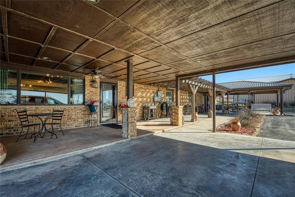 21303 E 990 RD, Foss Lake, OK 73647