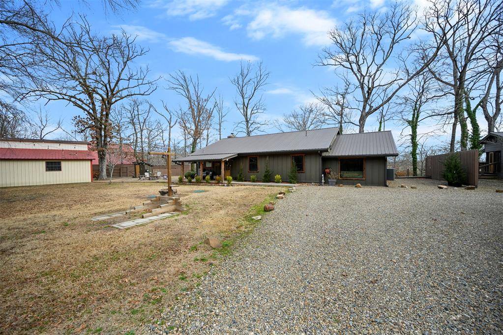 732 Red Fox RD, Broken Bow, OK 74728