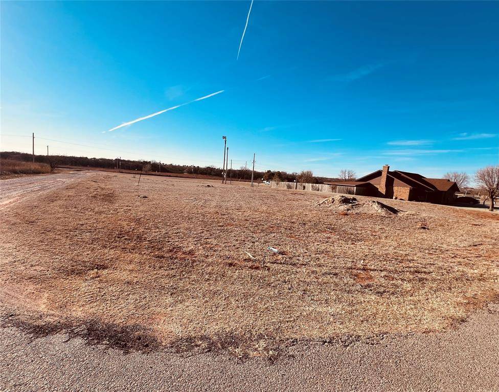 Turtle Creek RD, Clinton, OK 73601