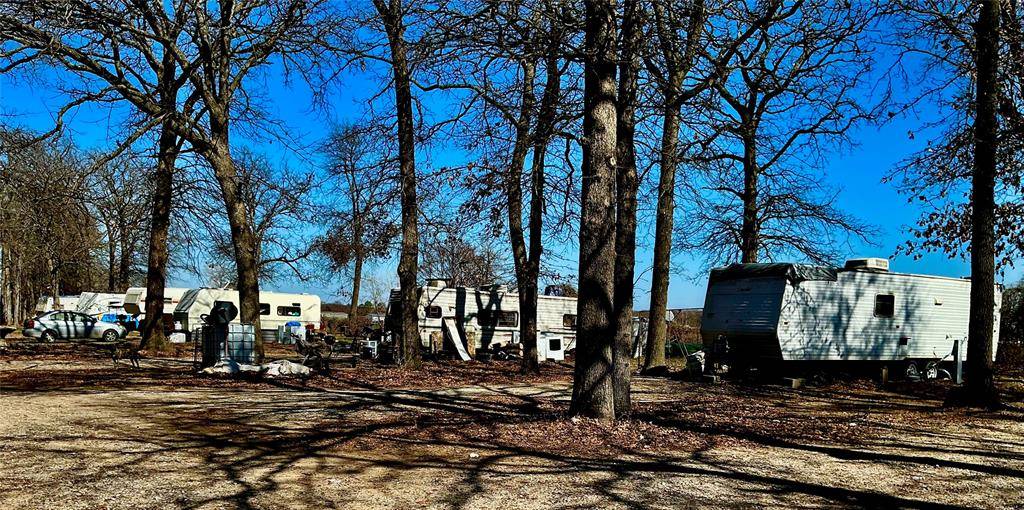 2059 N Three Pines RD, Kingston, OK 73439