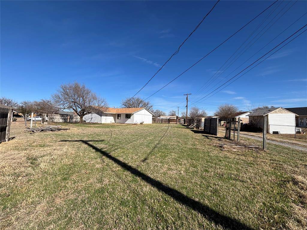 304 Saturn ST, Altus, OK 73521