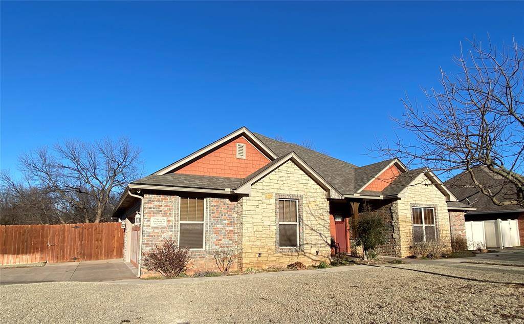 305 Treyton PL, Noble, OK 73068