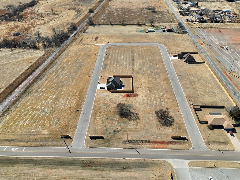 28 Flintlock TRL, Clinton, OK 73601