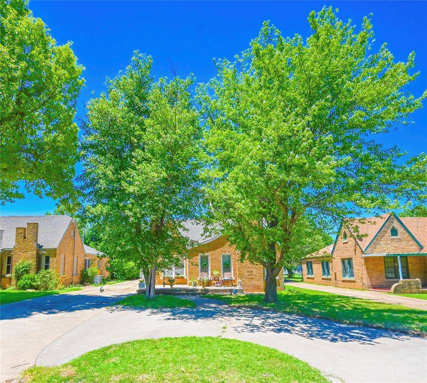 1220 S 19th ST, Chickasha, OK 73018