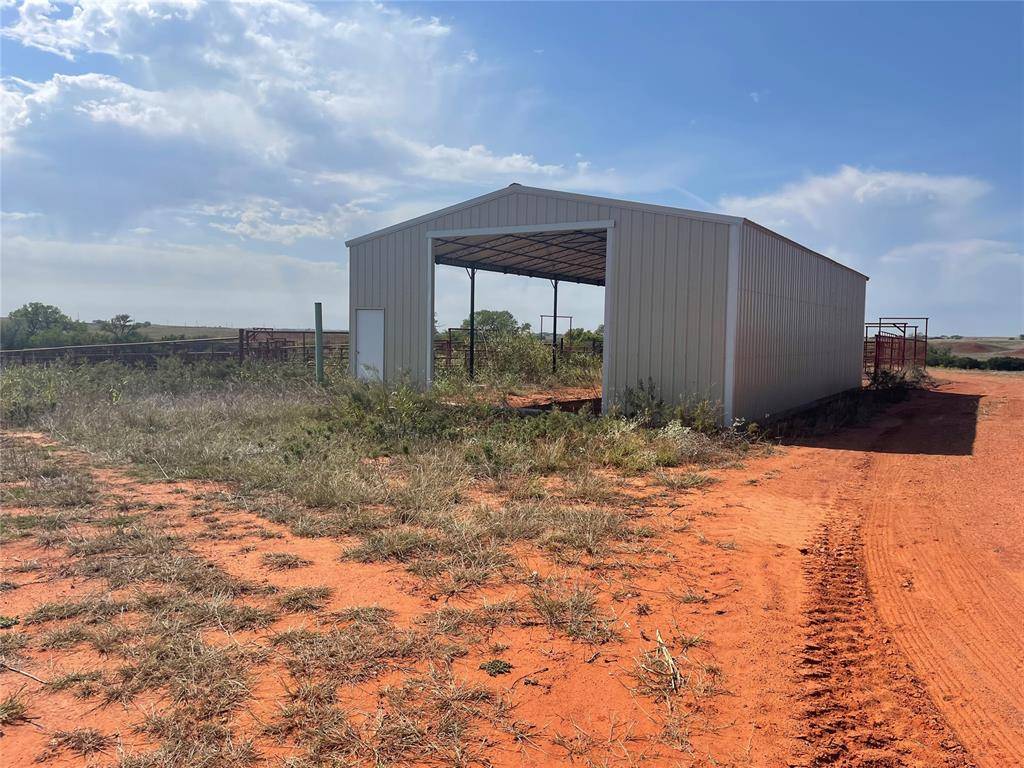 1070 N 1790 RD, Cheyenne, OK 73628