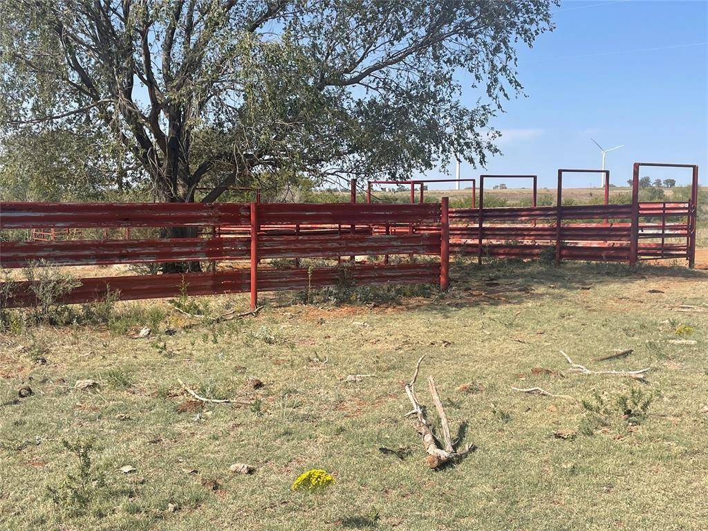 1070 N 1810 RD, Cheyenne, OK 73628