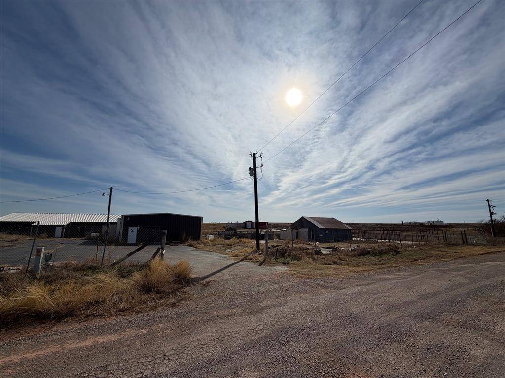 22024 E 1090 RD, Bessie, OK 73622