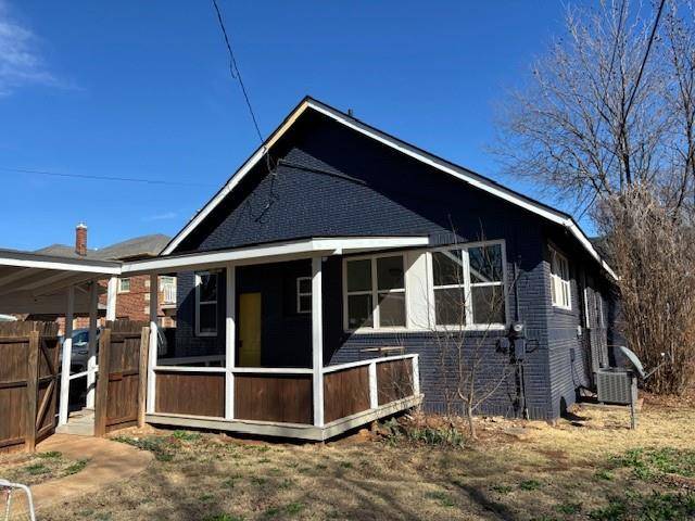 512 N College ST, Cordell, OK 73632