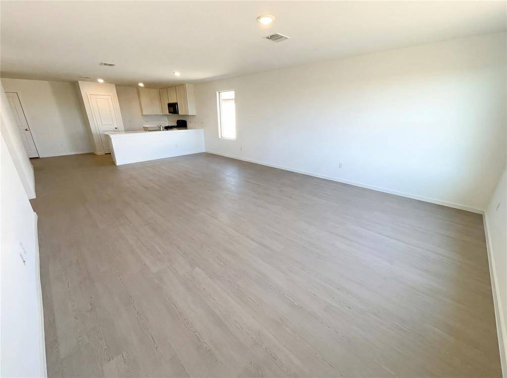 3728 Los Cabos DR, Mustang, OK 73064