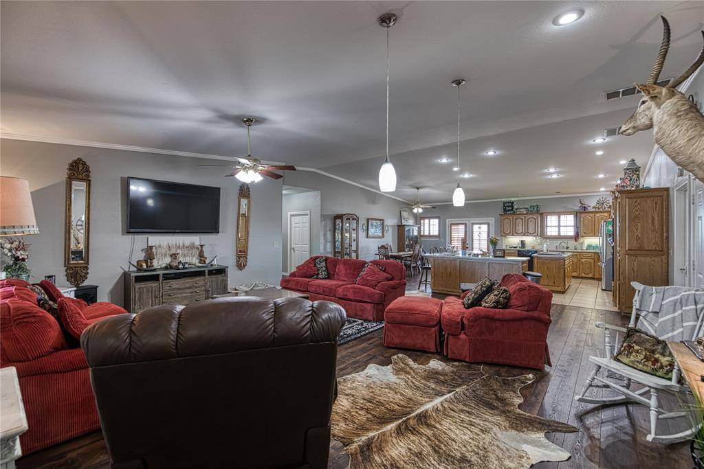 2006 S Randall AVE, Elk City, OK 73644