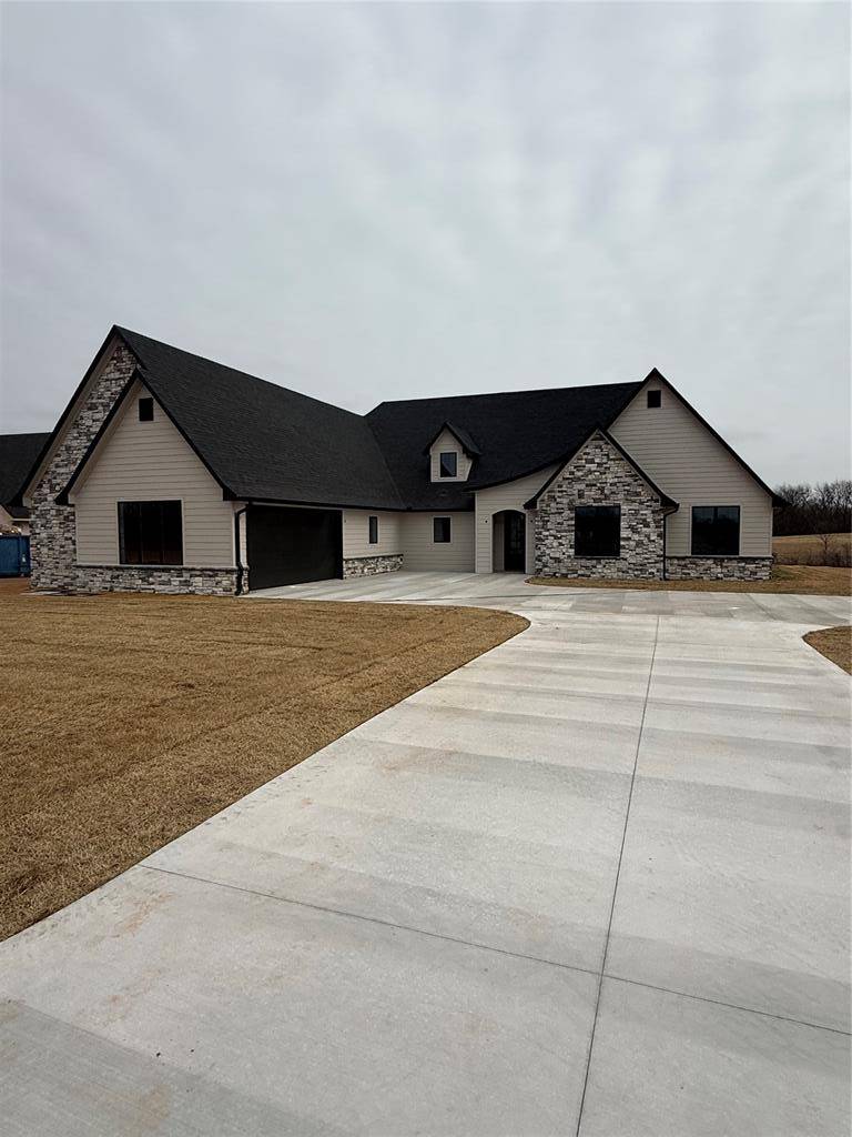 10747 Sebastian ST, Shawnee, OK 74804