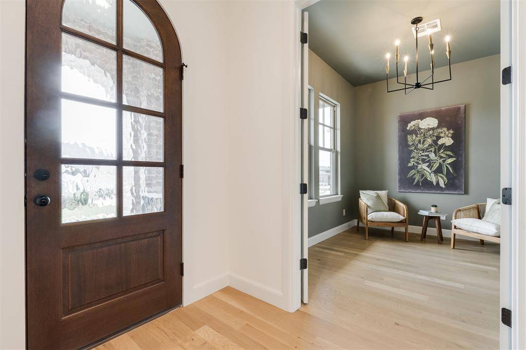 1725 Parkwood AVE, Edmond, OK 73034