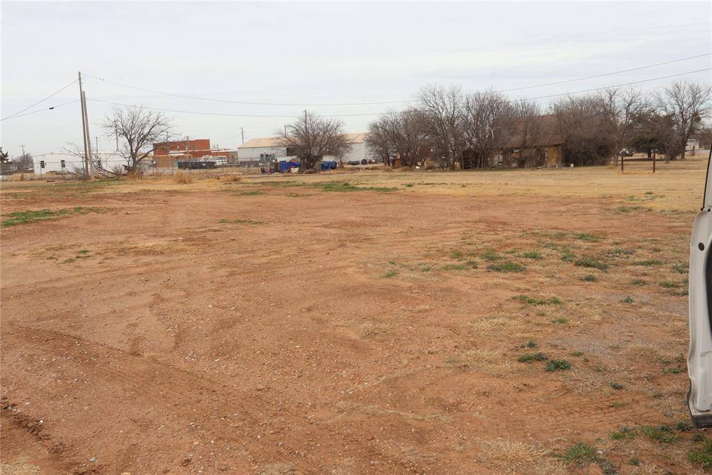 Thompson AVE, Chattanooga, OK 73528