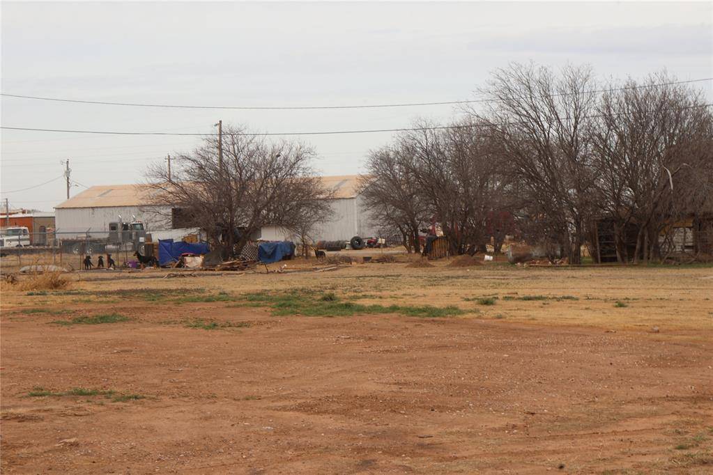 Thompson AVE, Chattanooga, OK 73528