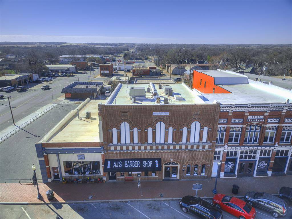 107 W Harrison AVE, Guthrie, OK 73044