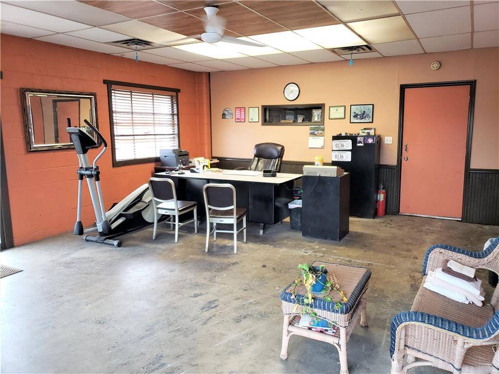 8004 NE 23 ST, Oklahoma City, OK 73141