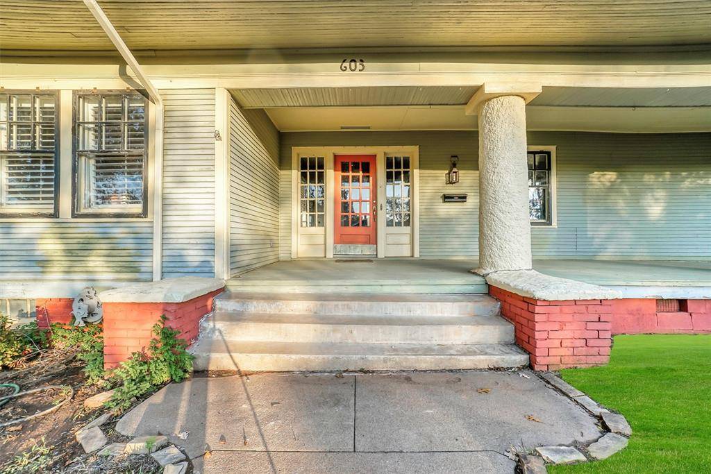 603 N College ST, Cordell, OK 73632