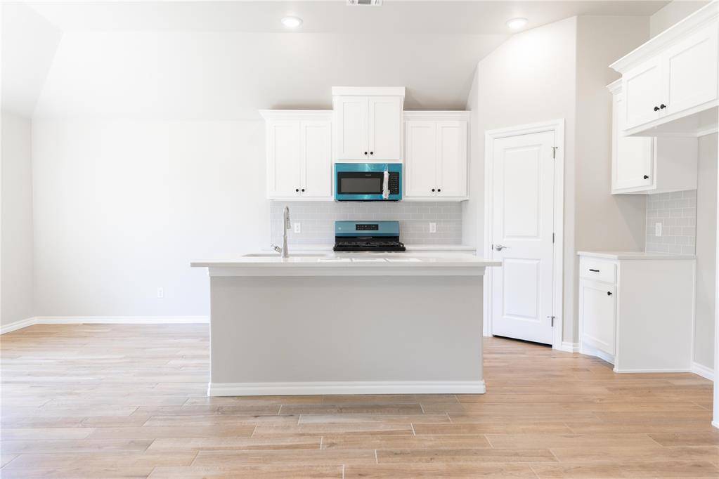 9208 NW 119th ST, Yukon, OK 73099