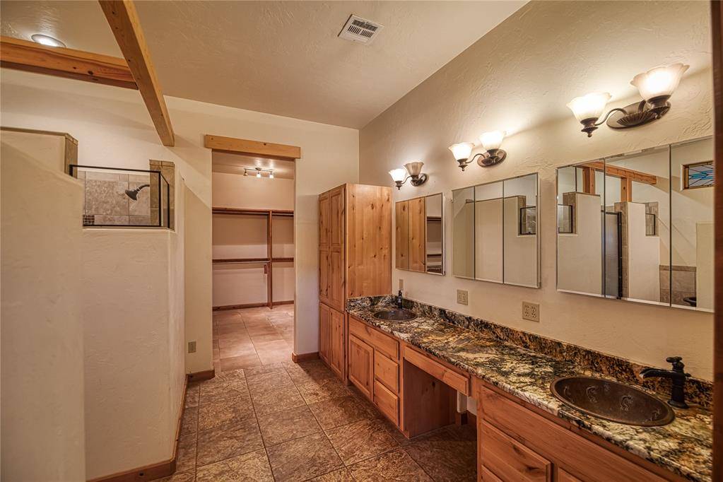 18602 E 980 RD, Cheyenne, OK 73628