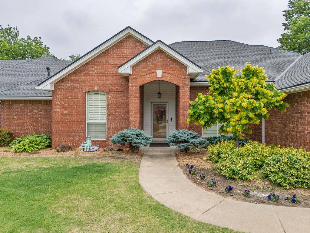 9 Castle Creek PL, Shawnee, OK 74804