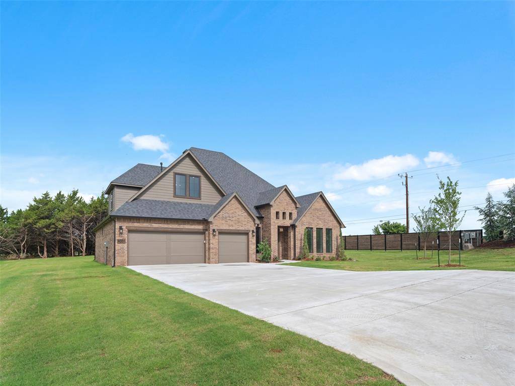 9001 Prairie Farms DR, Mustang, OK 73064