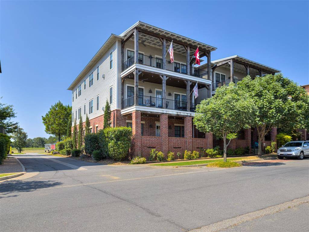 30 Park ST #C, Carlton Landing, OK 74432