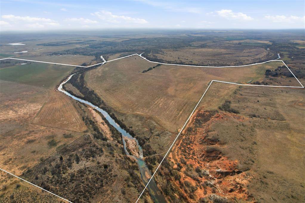 27214 E County Road 1430 RD, Mangum, OK 73554