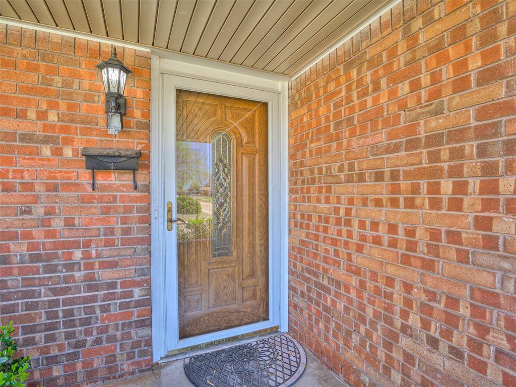 2104 Clary DR, Midwest City, OK 73110