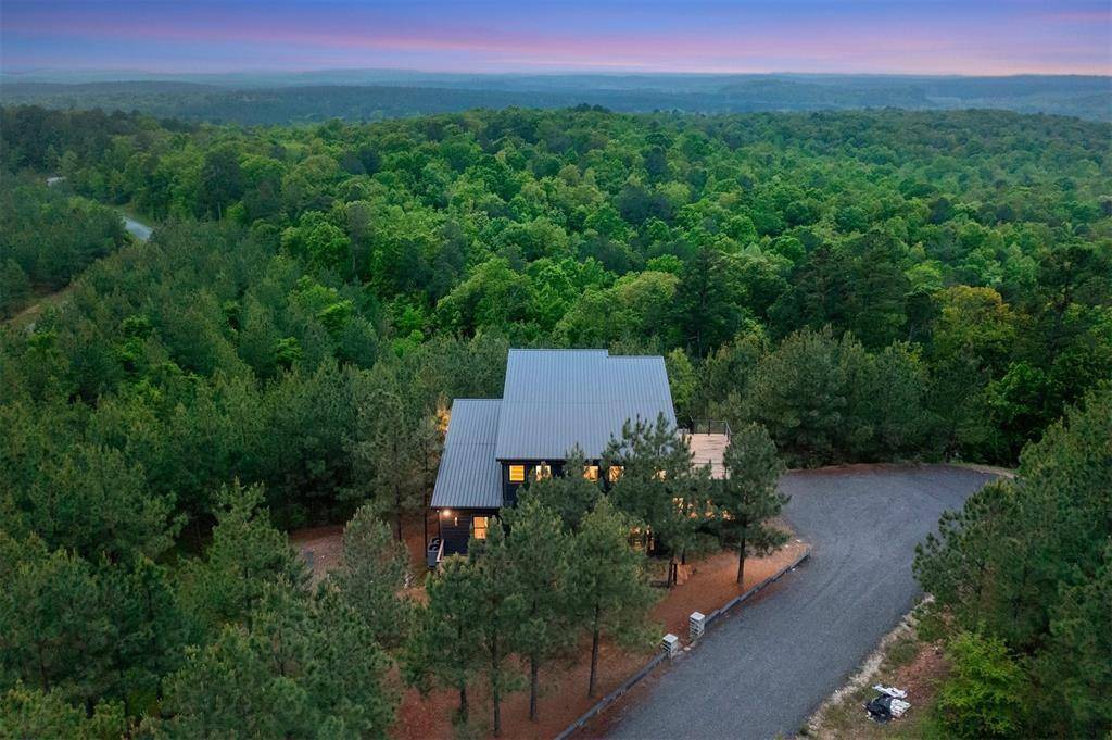 157 Woodland Bluff TRL, Broken Bow, OK 74728