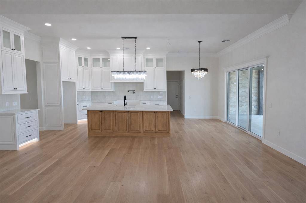 10601 Secretariat Drive DR, Mustang, OK 73064