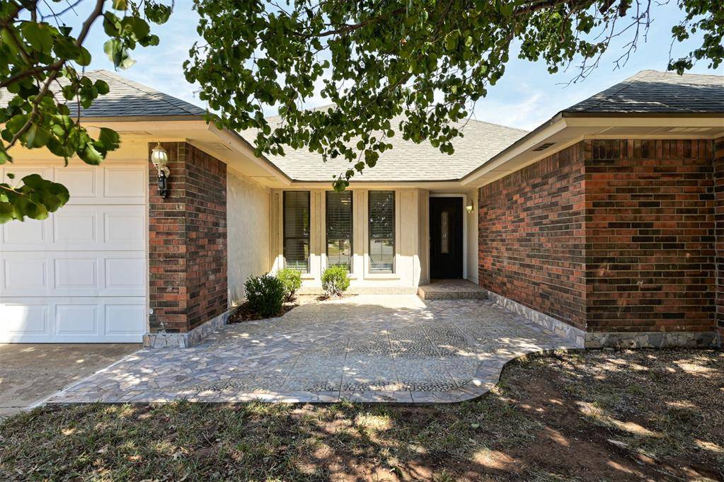 8521 NW 121st ST, Oklahoma City, OK 73162