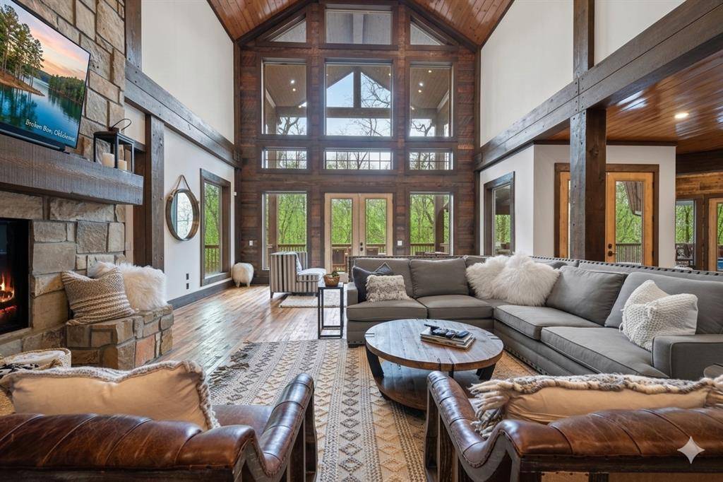 258 Pinehurst LN, Broken Bow, OK 74728