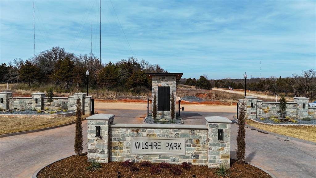 8266 E Wilshire Park DR, Oklahoma City, OK 73111