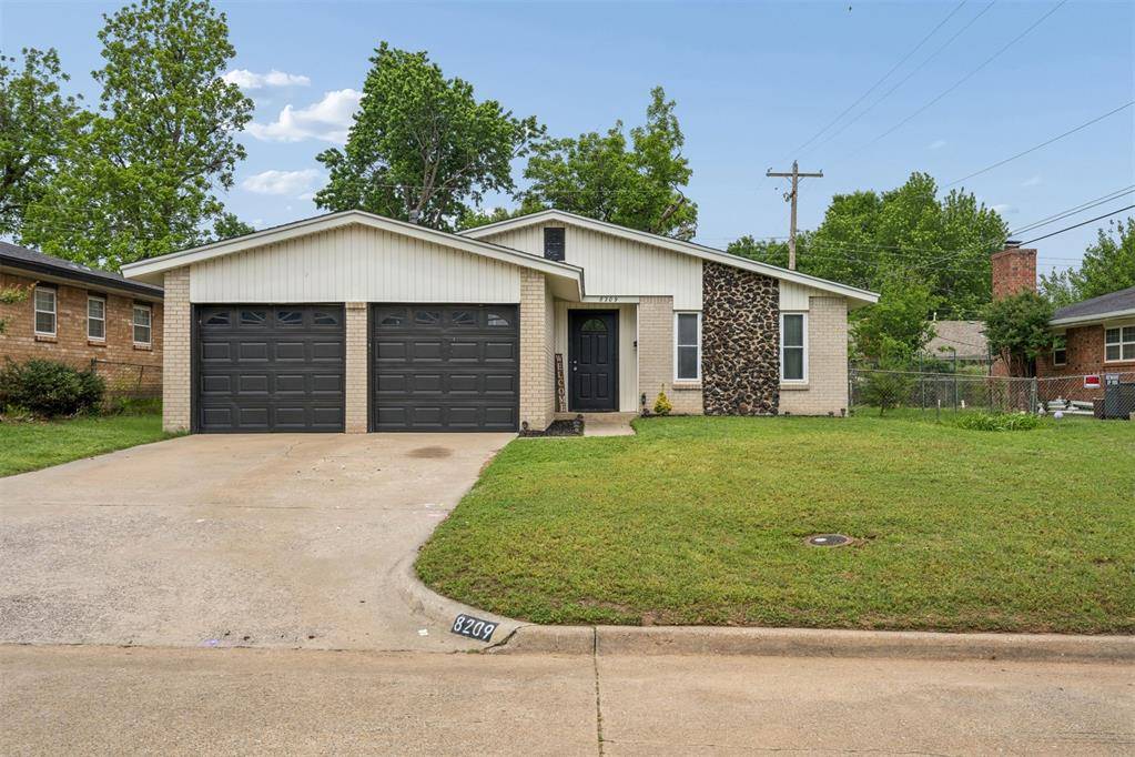 8209 NW 28th ST, Bethany, OK 73008