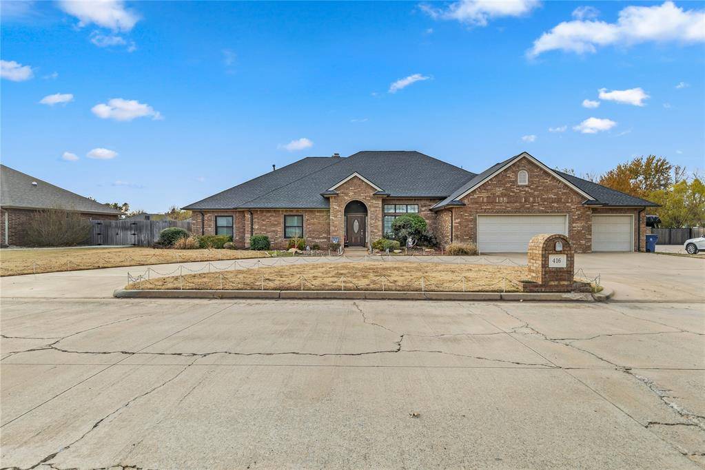 416 Fieldcrest DR, Chickasha, OK 73018