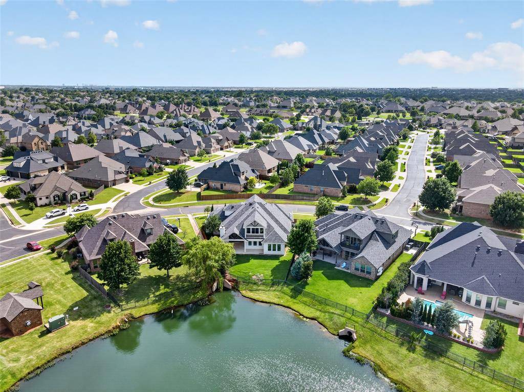 15400 Kestral Park CT, Edmond, OK 73013