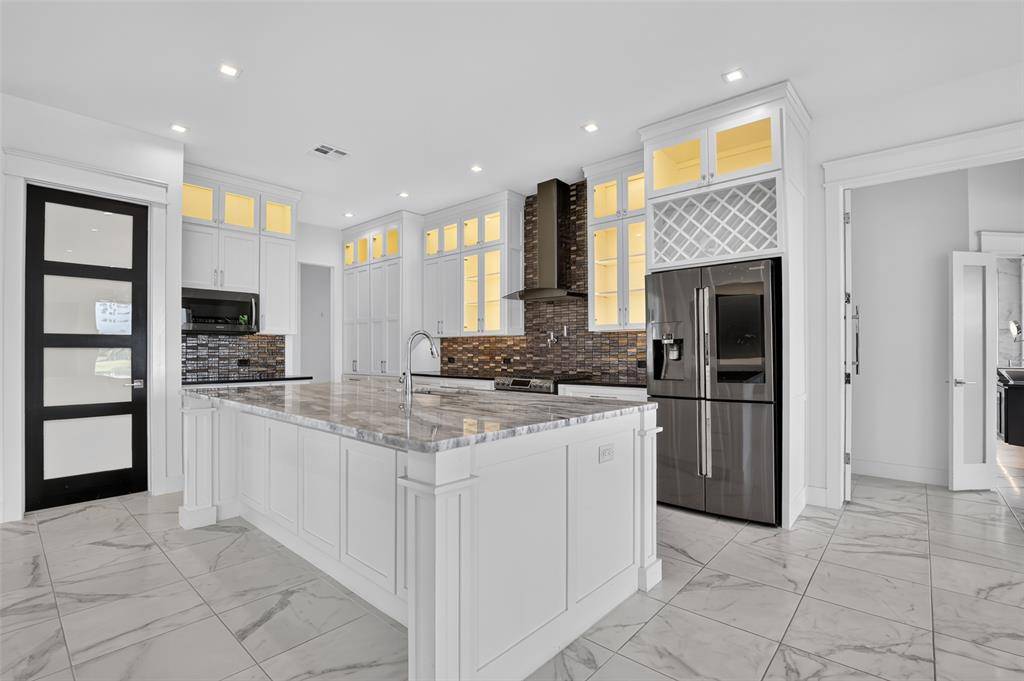 15400 Kestral Park CT, Edmond, OK 73013