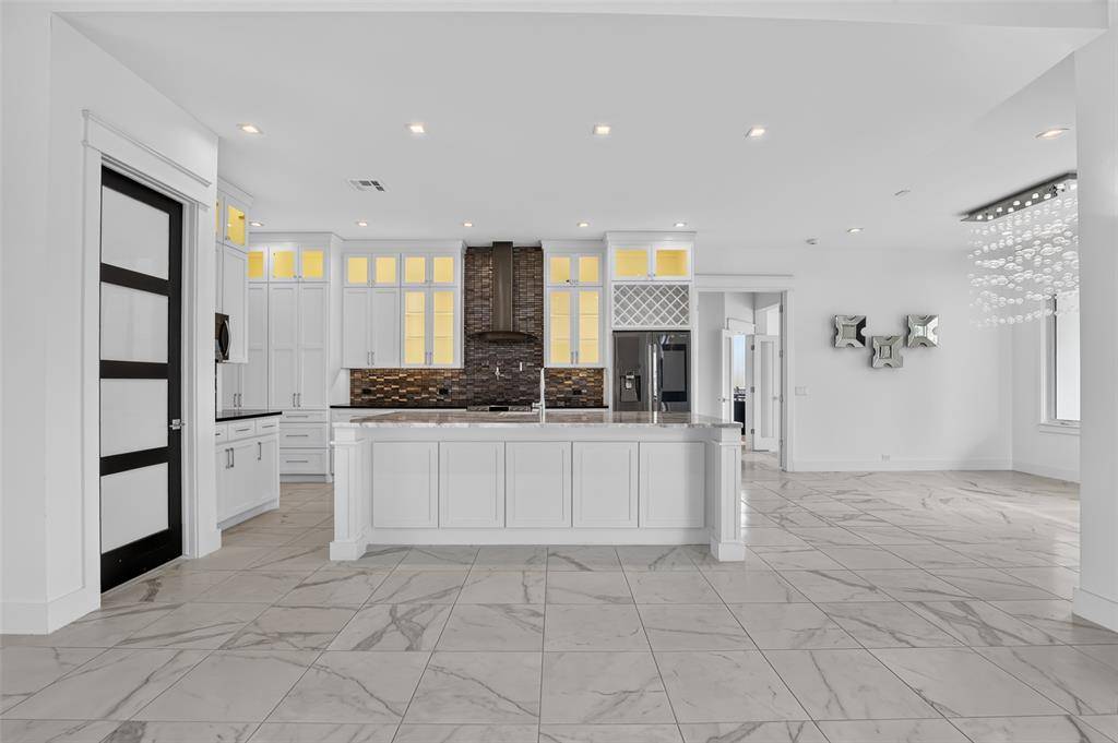 15400 Kestral Park CT, Edmond, OK 73013