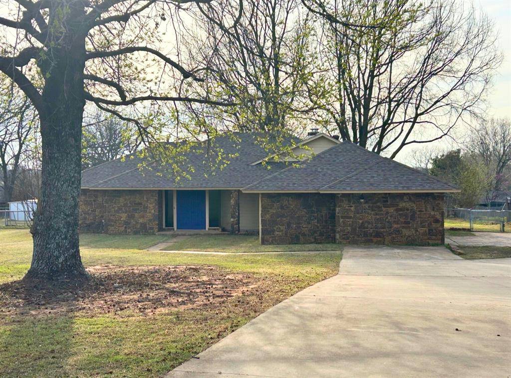 2023 N 9th ST, Purcell, OK 73080