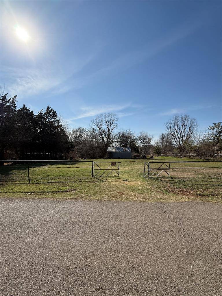 611 S Lakehoma Place DR, Mustang, OK 73064