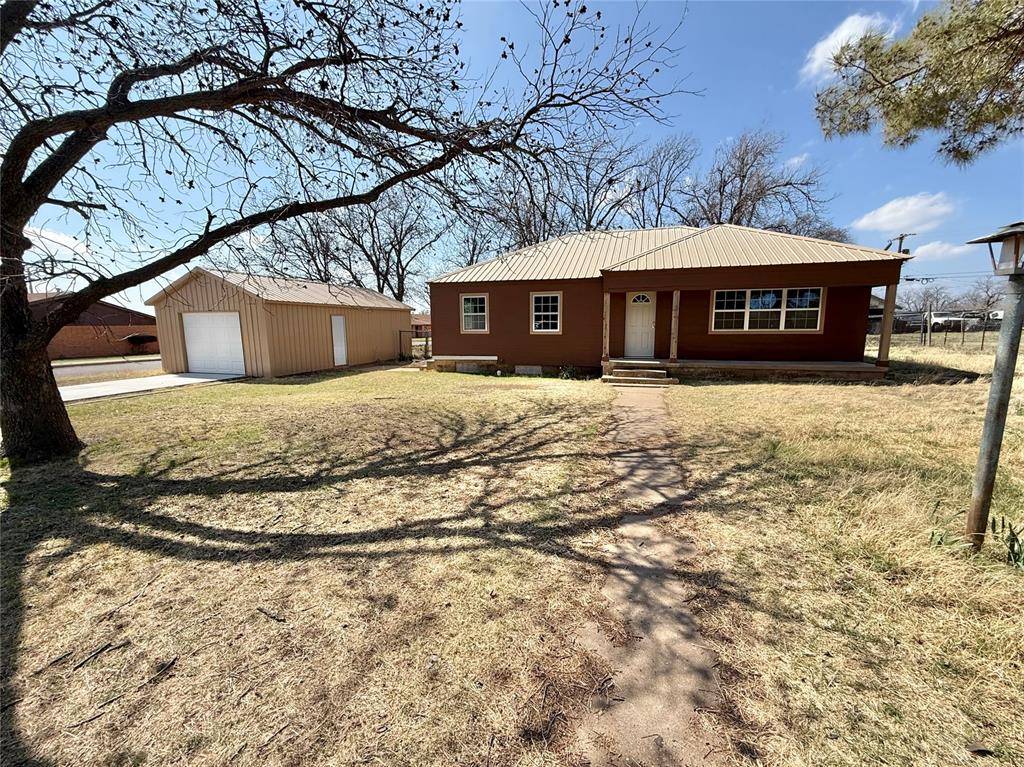 1601 C ST, Snyder, OK 73566