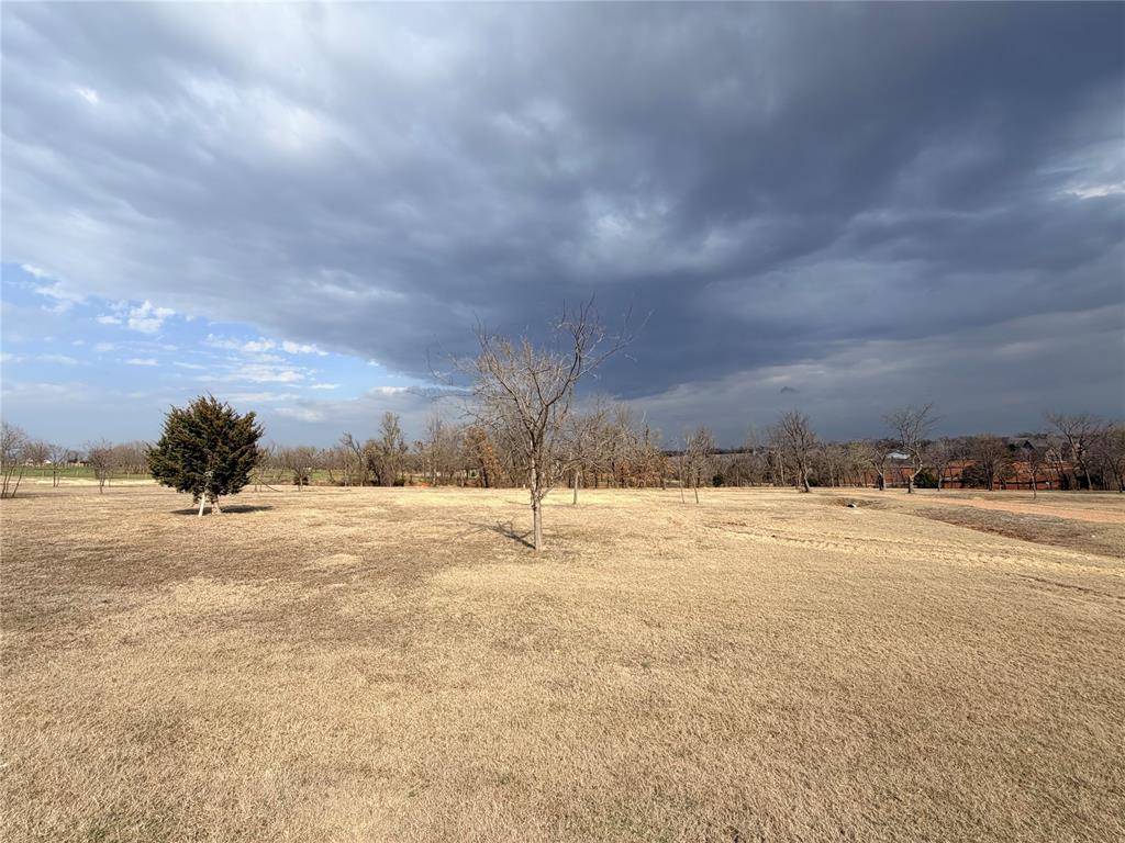 Vineyard Meadow RD, Norman, OK 73072